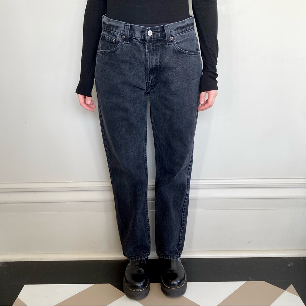 Vintage Levi’s high-waisted black jeans. 🖤 - Picture 4 of 9